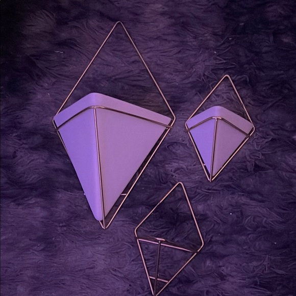 Umbra White and Gold Display Shelves Modern Wall Decor - Picture 2 of 3